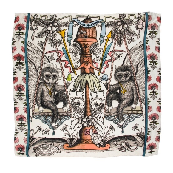 GUCCI Garden Collection Silk Scarf in Box - Picture 1 of 9